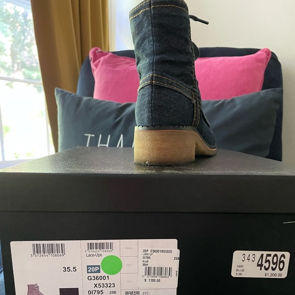 Chanel 2020 Limited Edition Jean Bootie. - Picture 5 of 6